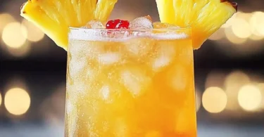 Erfrischender alkoholfreier Cocktail im Florida-Stil mit frischen Zutaten