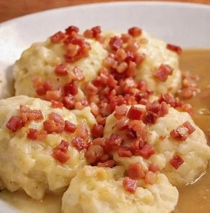 Diese Mehlklöße schmecken wie früher bei Oma – einfach himmlisch! 😍