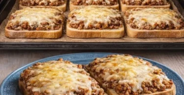 Leckerer Hackfleisch-Toast aus dem Ofen, perfekt als Snack oder leichtes Abendessen.