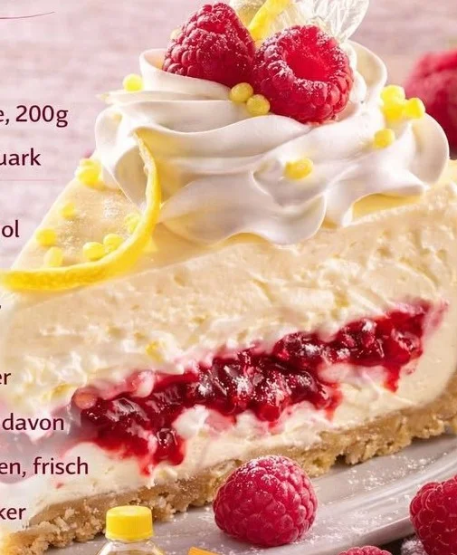 Himbeer Käsekuchen ohne Schnickschnack auf einem Teller