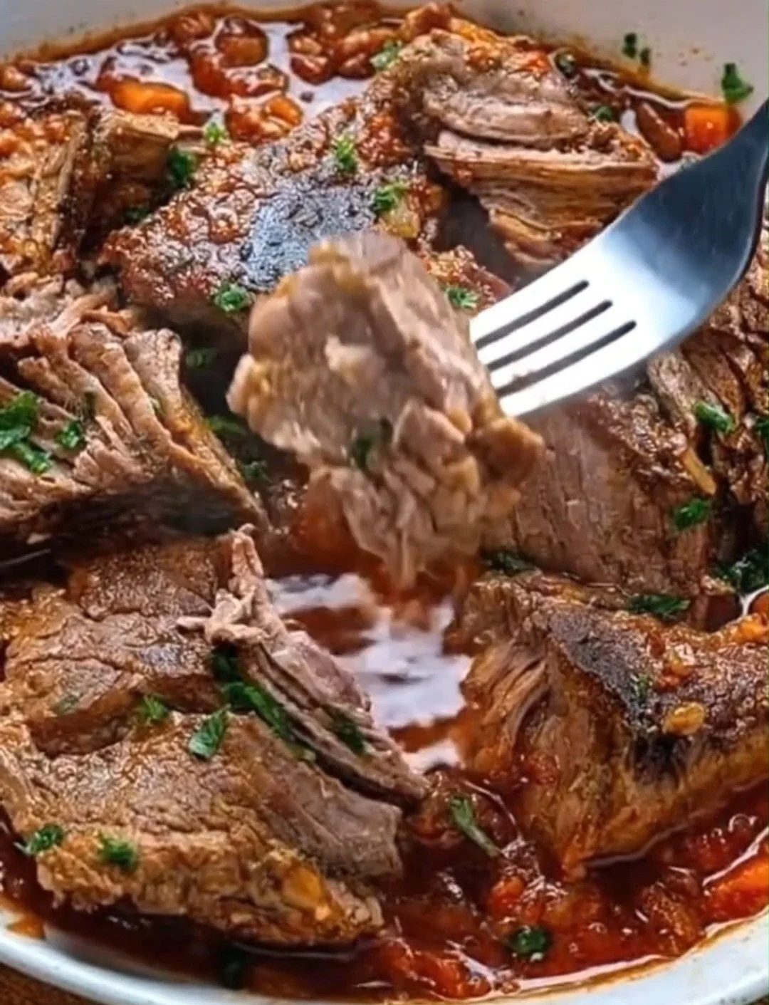 Italienischer Schmorbraten mit Knoblauch