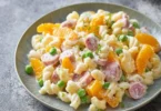 Nudelsalat mit Mandarinen, ein frischer und fruchtiger Salat