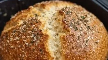 Schnelles Airfryer-Brot frisch aus der Heißluftfritteuse