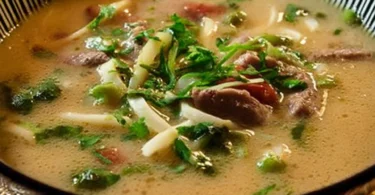 Delikate Thaipfanne mit Rindfleisch und frischem Gemüse
