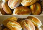 Frisch gebackene Berliner Brötchen auf einem Tisch