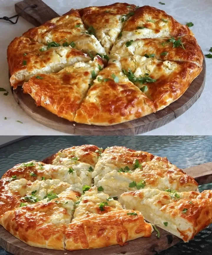 Griechisches Käsebrot mit frischem Käse und aromatischen Kräutern