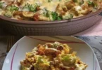 Leckerer Gyrosauflauf mit saftigem Fleisch und Gemüse gebacken
