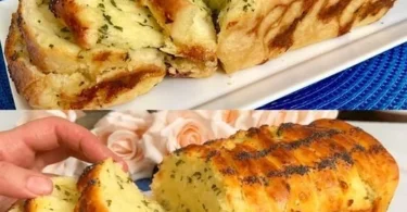 Frisches Knoblauchbrot aus dem Ofen, aromatisch und knusprig.