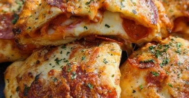 Leckere Luftfritteusen-Calzonen frisch serviert