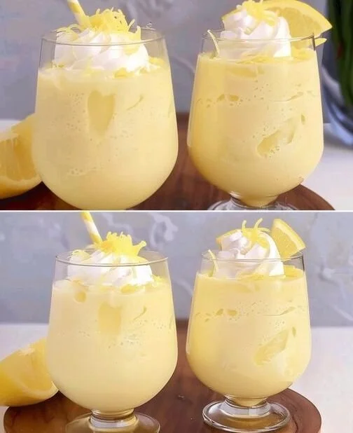 Erfrischende Pina Colada mit Ananas und Kokosnuss in einem Cocktailglas
