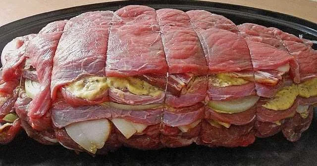 Rinderroulade mit Feta und Senfsauce