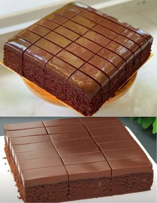 Schneller Schokokuchen mit Schokoladenglasur auf einem Teller