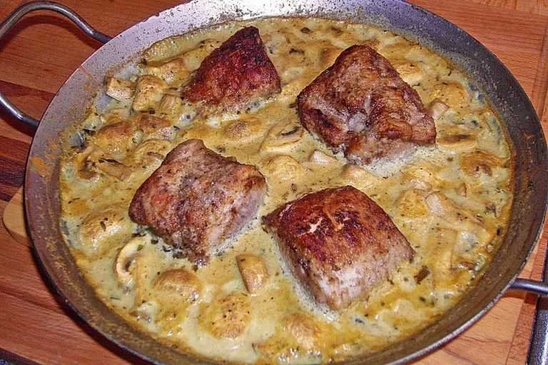 Schweinefilet mit Senf- und Pilzsauce