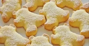 Leckere Bunny Cookies in Form von süßen Hasen für Osterfeiern