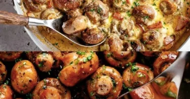 Selbstgemachte Champignonsoße in einer Schüssel mit frischen Kräutern
