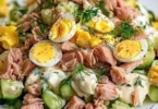 Eier-Gurken-Thunfischsalat - frischer, gesunder Salat mit Thunfisch und Gurken