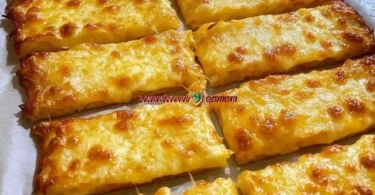 Einfacher, kaesiger Snack für schnelle Genussmomente