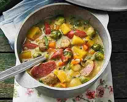 Gemüsesuppe mit Mettwurst