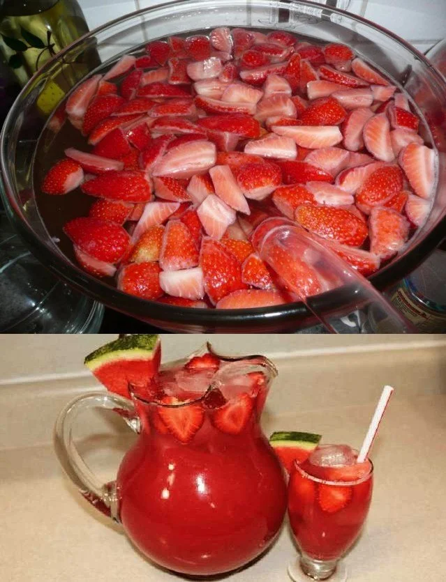 Erfrischender Melonen-Erdbeer-Punsch in einem Glas, dekoriert mit frischen Früchten.