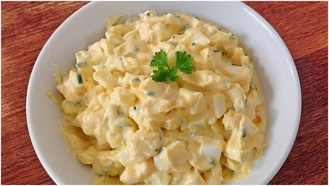 Omas Knoblauch-Ei-Salat