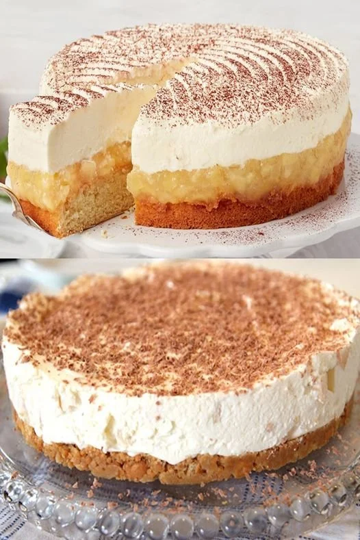 Apfel-Quark-Torte mit frischen Äpfeln und Quark, serviert auf einem Teller.