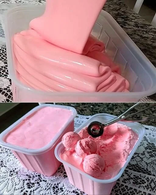 Erdbeer-Eiscreme ohne Eismaschine in einer Schüssel serviert.
