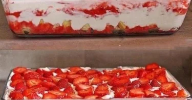 Leckeres Erdbeer Tiramisu mit frischen Erdbeeren und Mascarpone