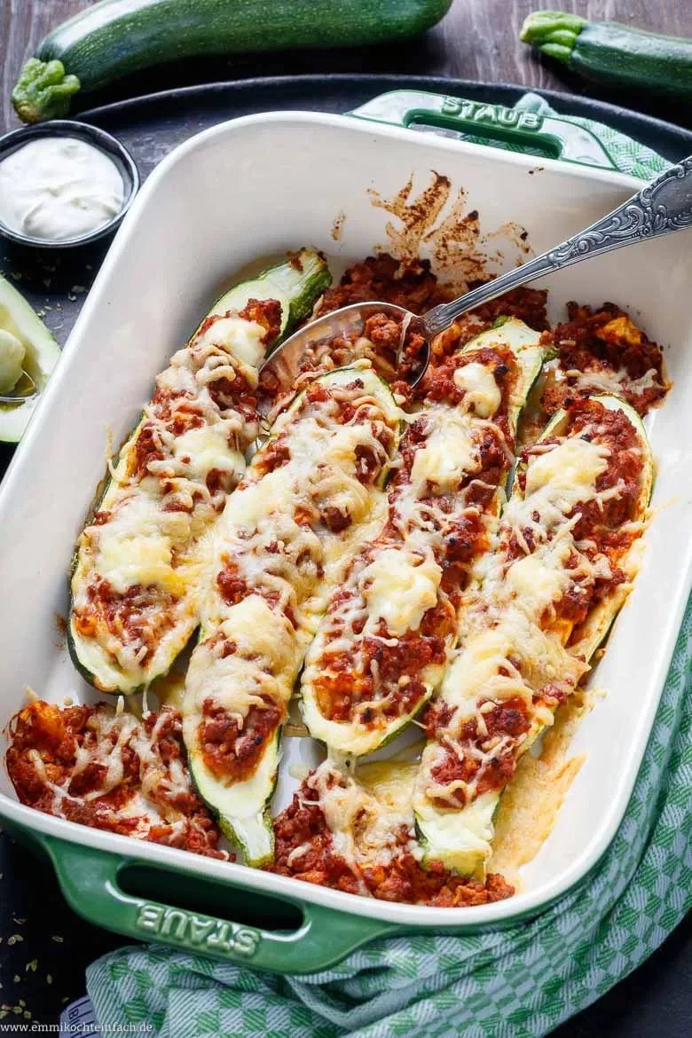 Gefüllte Zucchini