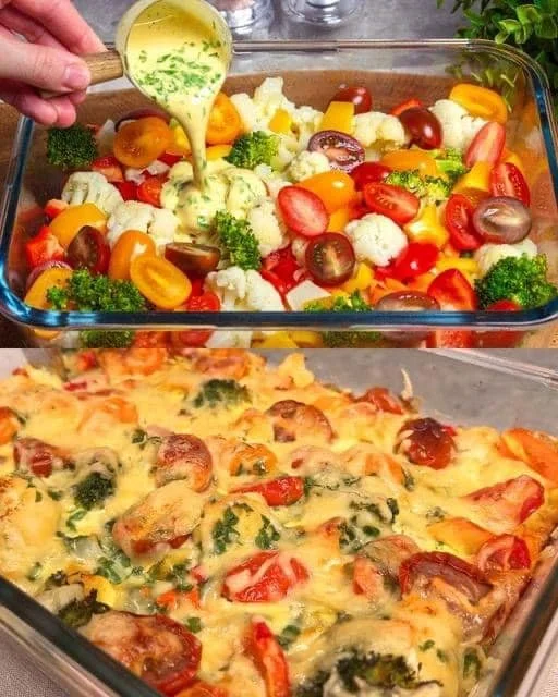 Leckere Gemüseauflauf mit frischem Gemüse und Käse überbacken.