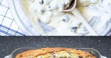 Köstlicher Heidelbeer Joghurtkuchen auf einem Tisch serviert