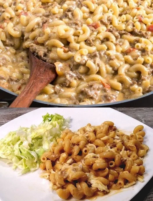 Macaroni mit Hackfleisch und Käse auf einem Teller serviert