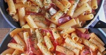Köstliche Minuten Nudelpfanne mit frischen Zutaten und schneller Zubereitung.