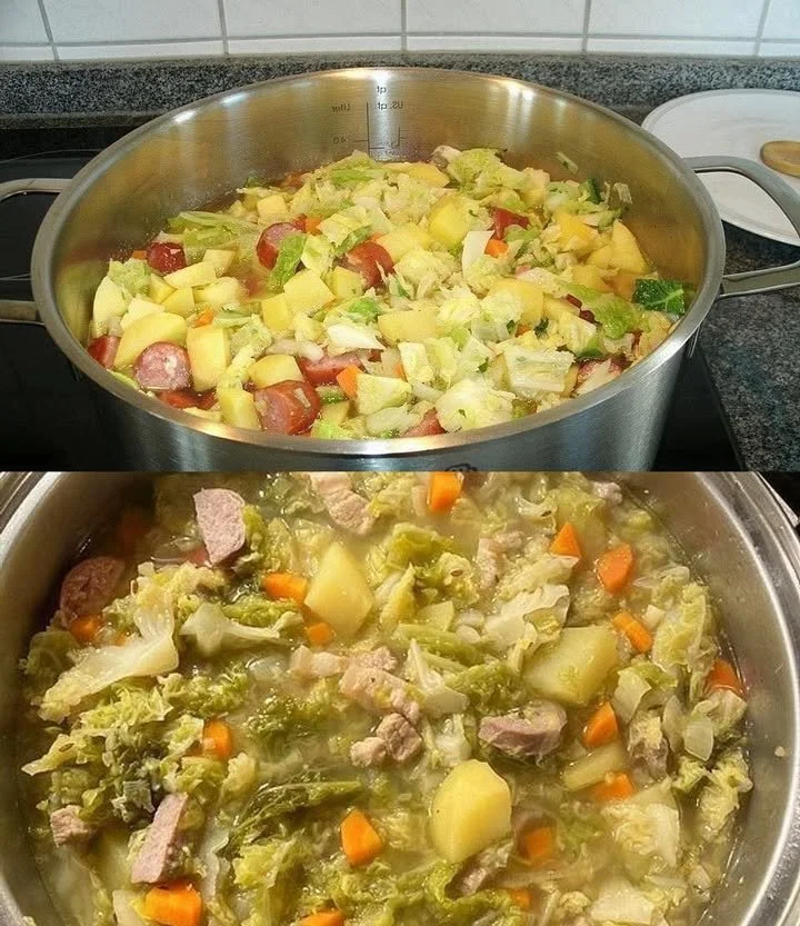 Schüssel mit Savoykohleintopf, frisch zubereitet und serviert.