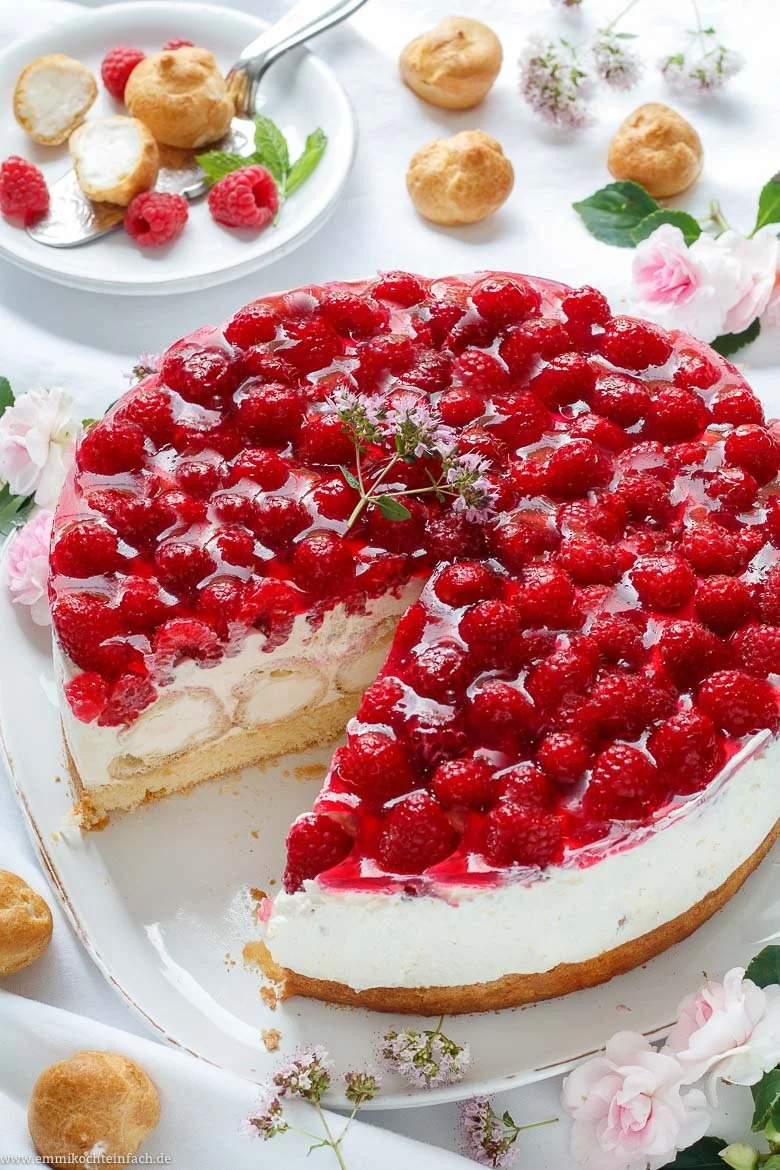 Windbeignet-Kuchen mit Beeren, einfach und lecker zubereiten