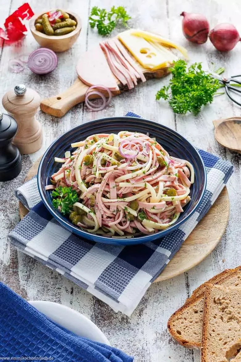 Wurst- und Käse-Salat