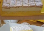 Leckere Zitronen-Mascarpone-Scheiben auf einem Teller