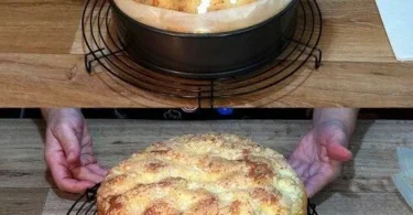 Leckerer, frisch gebackener Apfelkuchen mit Äpfeln und Zimt