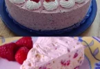 Eiscreme-Kuchen mit frischen Früchten dekoriert und serviert.