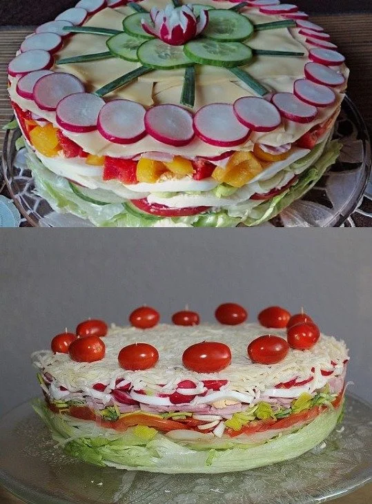 Gemischter Salat-Kuchen mit frischem Gemüse und cremiger Füllung