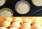Käsekuchen-Muffins mit cremigem Vanillepudding auf einem Teller