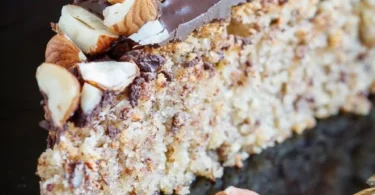 Saftiger Nusskuchen ohne Mehl, ideal für Nussliebhaber