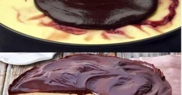 Schwarzwälder Cheesecake mit Schokoladenboden und Kirschen