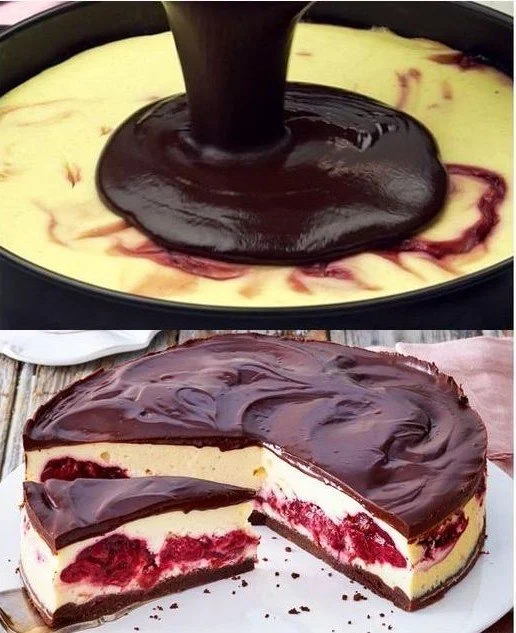Schwarzwälder Cheesecake mit Schokoladenboden und Kirschen
