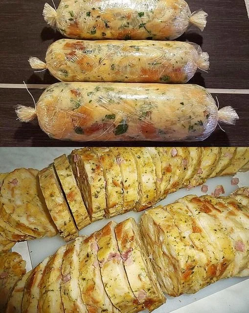 Serviettenknoedel auf einem Teller, traditionelles Rezept aus Deutschland