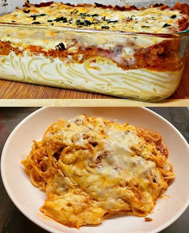 Leckerer Spaghetti-Auflauf mit geschmolzenem Mozzarella aus dem Ofen