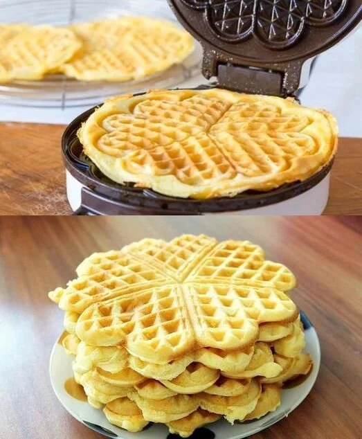 Leckere Vanille Joghurt Waffeln auf einem Teller, schnell und einfach zubereitet
