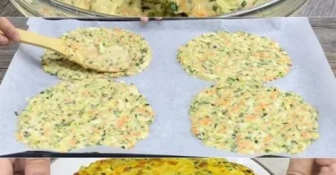 Zucchini-Pizzas, gesundes und schmackhaftes Rezept mit Zucchini als Pizzaboden.