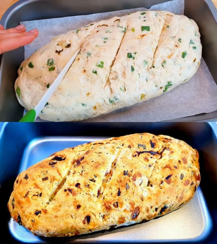 Leckeres Zwiebelbrot ohne Hefe, frisch aus dem Ofen gebacken.