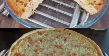Leckere Zwiebelkuchen-Scheibe auf einem Teller, frisch aus dem Ofen.