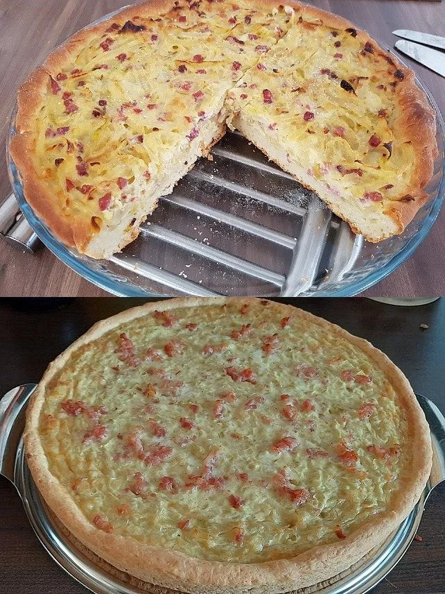 Leckere Zwiebelkuchen-Scheibe auf einem Teller, frisch aus dem Ofen.